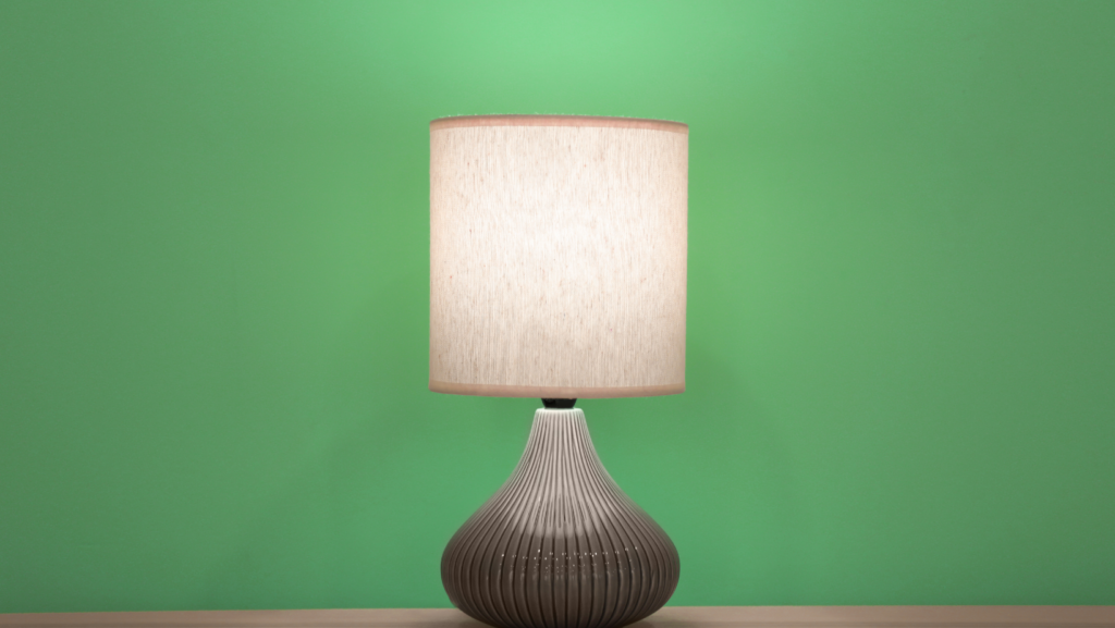 How do touch lamps work